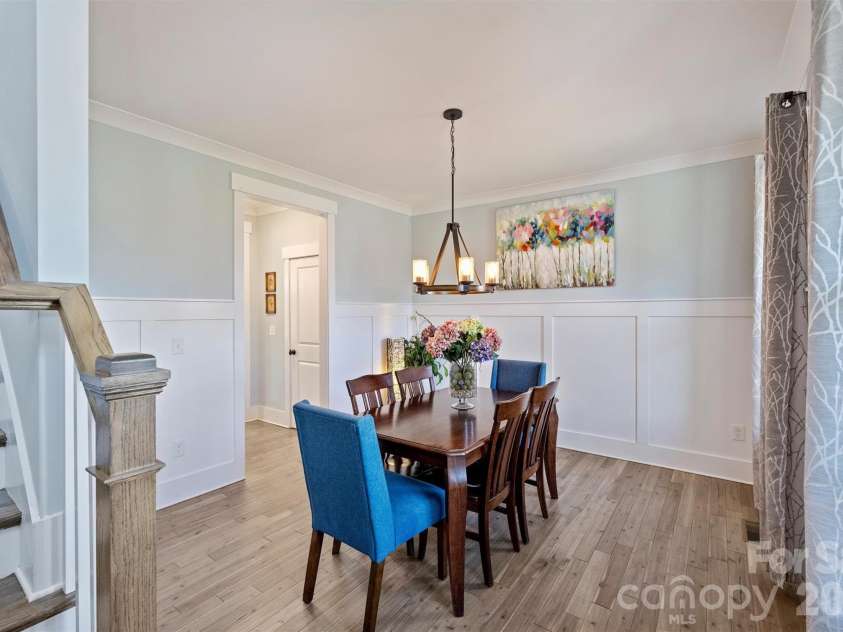 306 Breezewood Drive, Charlotte, NC 28262.  MLS# CAR4352343, YatesRealty ID 8209. 