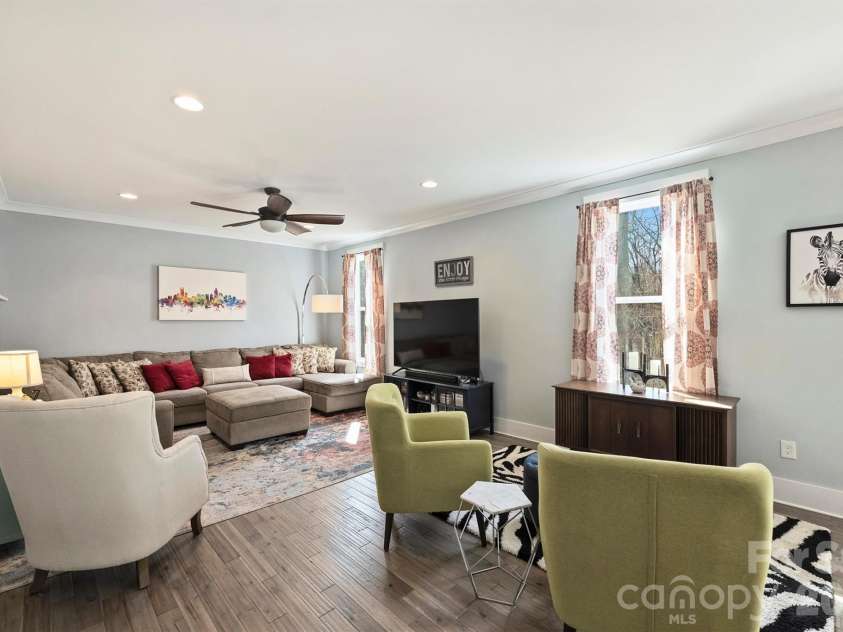 306 Breezewood Drive, Charlotte, NC 28262.  MLS# CAR4352343, YatesRealty ID 8209. 