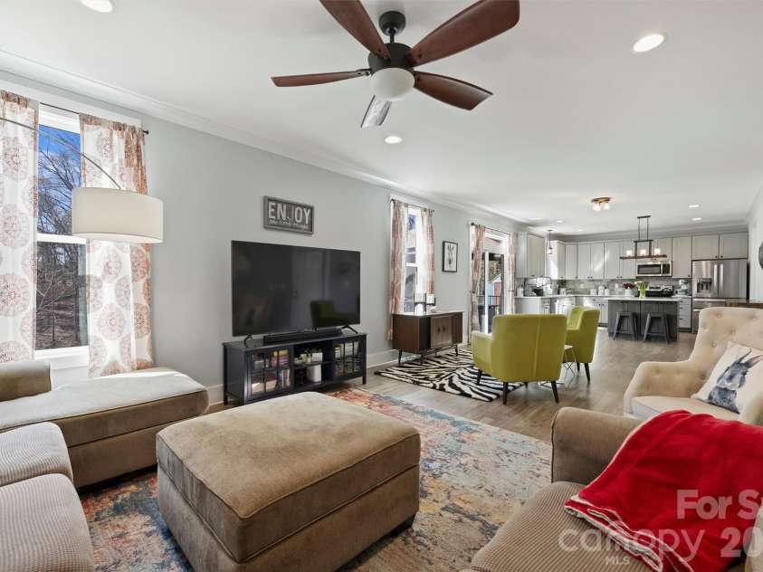 306 Breezewood Drive, Charlotte, NC 28262.  MLS# CAR4352343, YatesRealty ID 8209. 