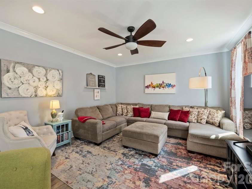306 Breezewood Drive, Charlotte, NC 28262.  MLS# CAR4352343, YatesRealty ID 8209. 