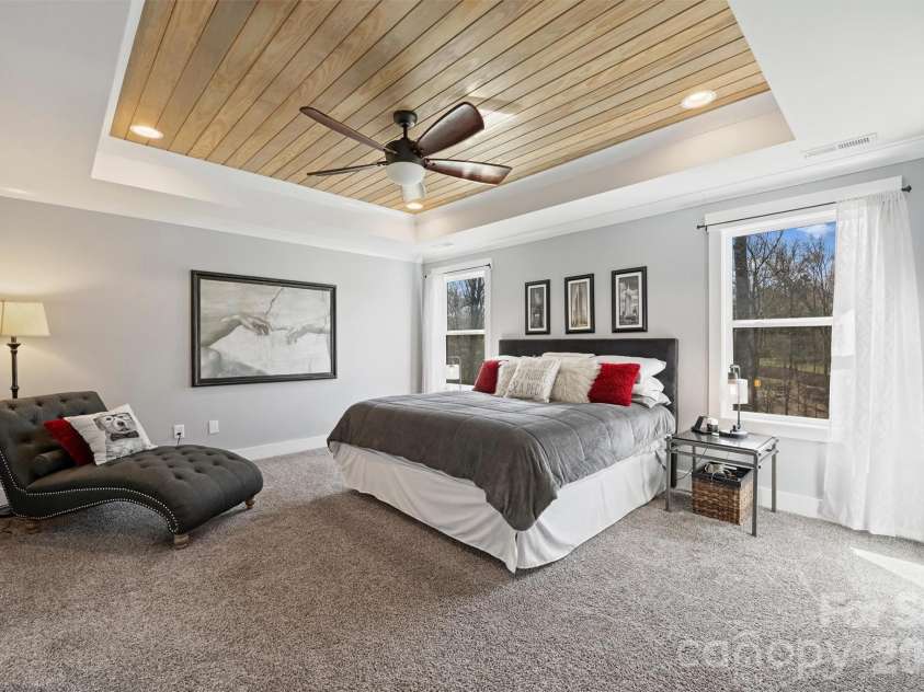 306 Breezewood Drive, Charlotte, NC 28262.  MLS# CAR4352343, YatesRealty ID 8209. 