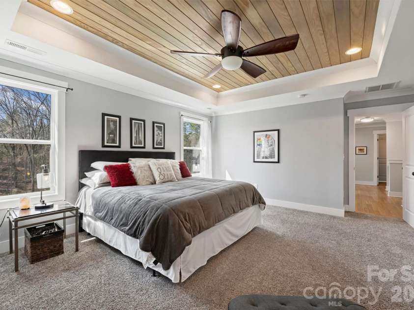 306 Breezewood Drive, Charlotte, NC 28262.  MLS# CAR4352343, YatesRealty ID 8209. 