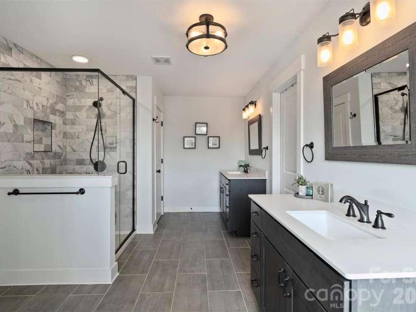 306 Breezewood Drive, Charlotte, NC 28262.  MLS# CAR4352343, YatesRealty ID 8209. 