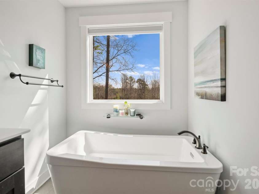 306 Breezewood Drive, Charlotte, NC 28262.  MLS# CAR4352343, YatesRealty ID 8209. 