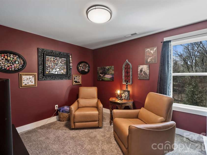 306 Breezewood Drive, Charlotte, NC 28262.  MLS# CAR4352343, YatesRealty ID 8209. 