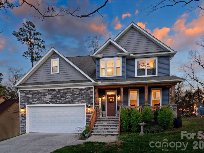 306 Breezewood Drive, Charlotte, NC 28262.  MLS# CAR4352343, YatesRealty ID 8209. 