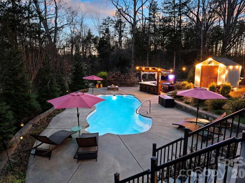 306 Breezewood Drive, Charlotte, NC 28262.  MLS# CAR4352343, YatesRealty ID 8209. 