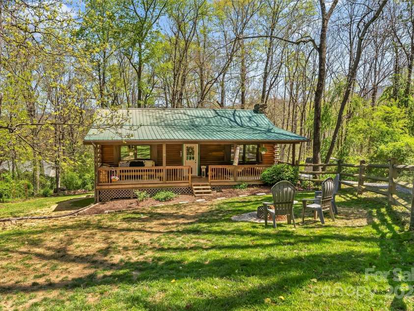 30 Greenbriar Road, Black Mountain, NC 28711.  MLS# CAR4248196, YatesRealty ID 8210. 