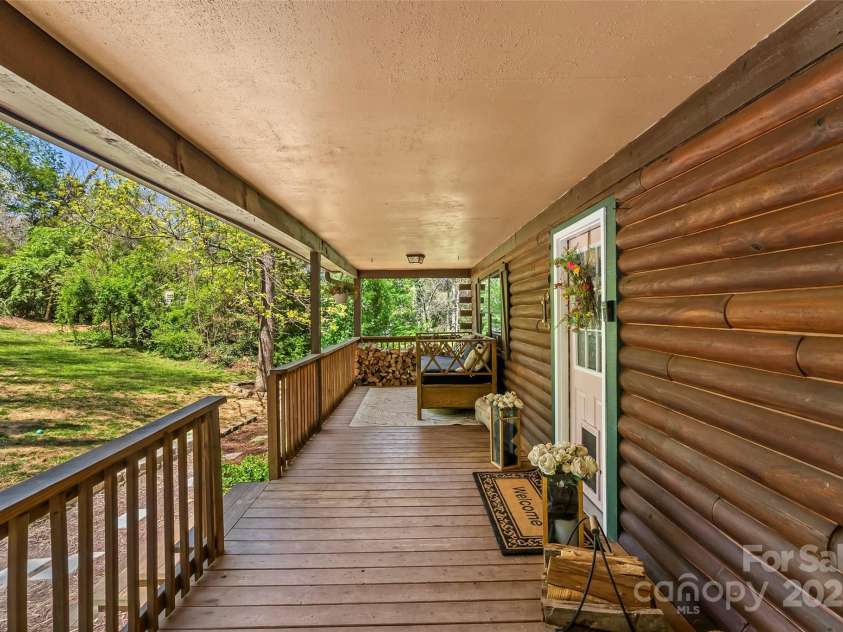 30 Greenbriar Road, Black Mountain, NC 28711.  MLS# CAR4248196, YatesRealty ID 8210. 