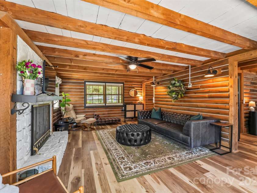 30 Greenbriar Road, Black Mountain, NC 28711.  MLS# CAR4248196, YatesRealty ID 8210. 