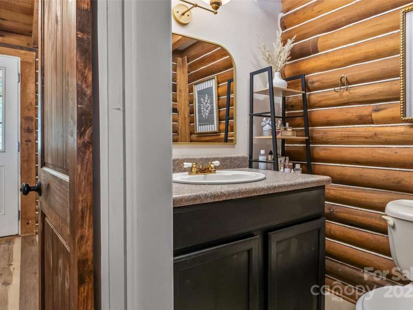 30 Greenbriar Road, Black Mountain, NC 28711.  MLS# CAR4248196, YatesRealty ID 8210. 