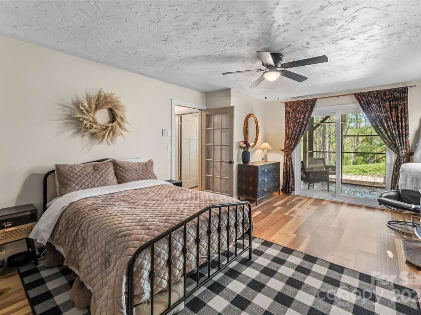 30 Greenbriar Road, Black Mountain, NC 28711.  MLS# CAR4248196, YatesRealty ID 8210. 