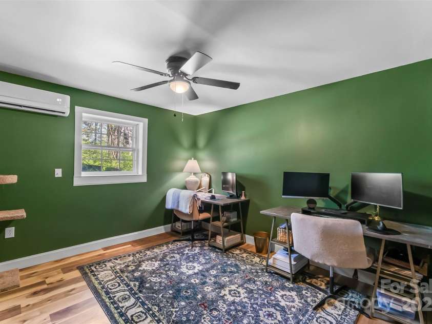 30 Greenbriar Road, Black Mountain, NC 28711.  MLS# CAR4248196, YatesRealty ID 8210. 