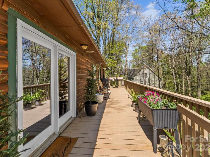 30 Greenbriar Road, Black Mountain, NC 28711.  MLS# CAR4248196, YatesRealty ID 8210. 