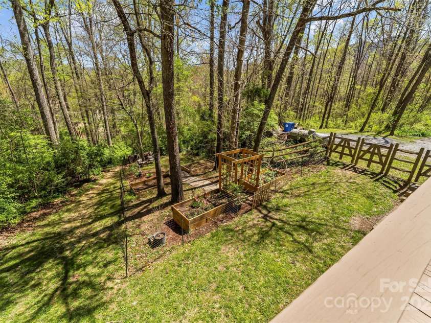 30 Greenbriar Road, Black Mountain, NC 28711.  MLS# CAR4248196, YatesRealty ID 8210. 