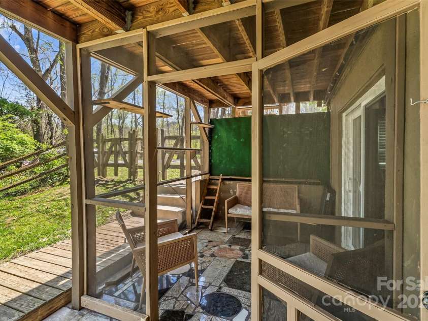 30 Greenbriar Road, Black Mountain, NC 28711.  MLS# CAR4248196, YatesRealty ID 8210. 