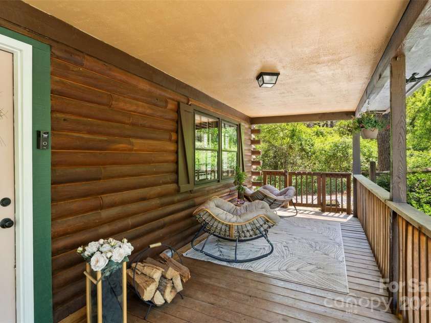 30 Greenbriar Road, Black Mountain, NC 28711.  MLS# CAR4248196, YatesRealty ID 8210. 