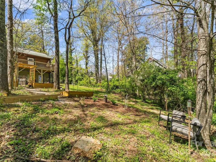 30 Greenbriar Road, Black Mountain, NC 28711.  MLS# CAR4248196, YatesRealty ID 8210. 