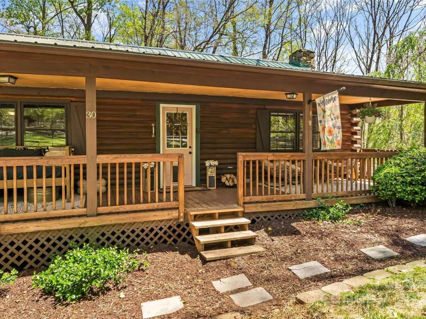 30 Greenbriar Road, Black Mountain, NC 28711.  MLS# CAR4248196, YatesRealty ID 8210. 