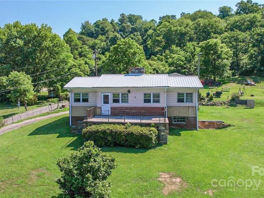 415 Weaverville Road, Asheville, NC 28804.  MLS# CAR4229156, YatesRealty ID 8211. 