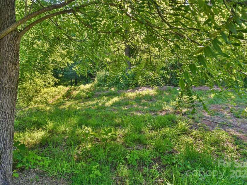 415 Weaverville Road, Asheville, NC 28804.  MLS# CAR4229156, YatesRealty ID 8211. 