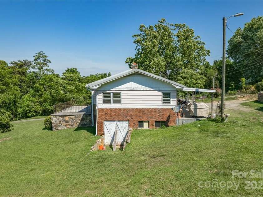 415 Weaverville Road, Asheville, NC 28804.  MLS# CAR4229156, YatesRealty ID 8211. 