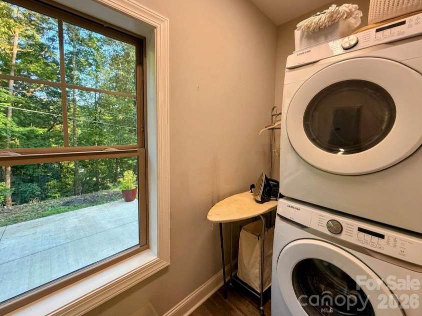297 Paradise Point, Lake Lure, NC 28746.  MLS# CAR4361894, YatesRealty ID 8212. Laundry room