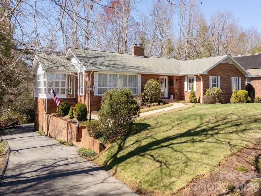 71 Fairway Drive, Etowah, NC 28729.  MLS# CAR4356694, YatesRealty ID 8213. 