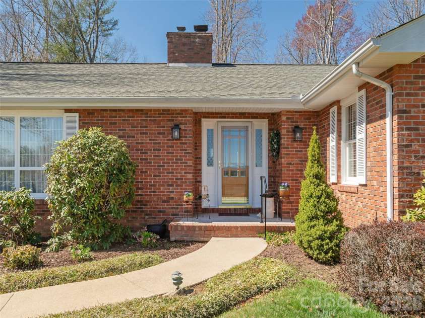 71 Fairway Drive, Etowah, NC 28729.  MLS# CAR4356694, YatesRealty ID 8213. 
