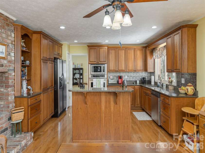 71 Fairway Drive, Etowah, NC 28729.  MLS# CAR4356694, YatesRealty ID 8213. 