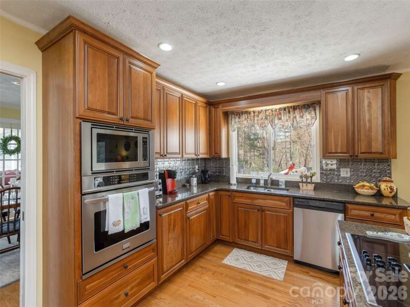 71 Fairway Drive, Etowah, NC 28729.  MLS# CAR4356694, YatesRealty ID 8213. 