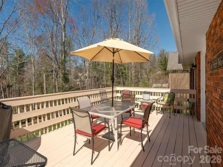 71 Fairway Drive, Etowah, NC 28729.  MLS# CAR4356694, YatesRealty ID 8213. 
