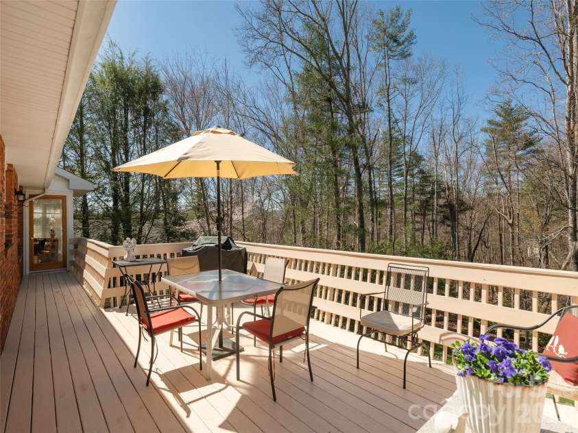 71 Fairway Drive, Etowah, NC 28729.  MLS# CAR4356694, YatesRealty ID 8213. 