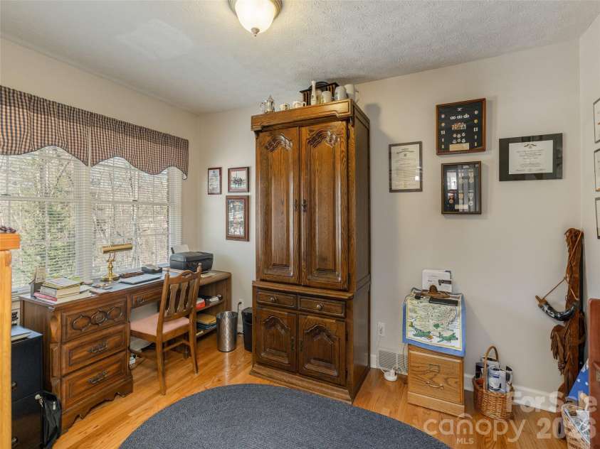 71 Fairway Drive, Etowah, NC 28729.  MLS# CAR4356694, YatesRealty ID 8213. 