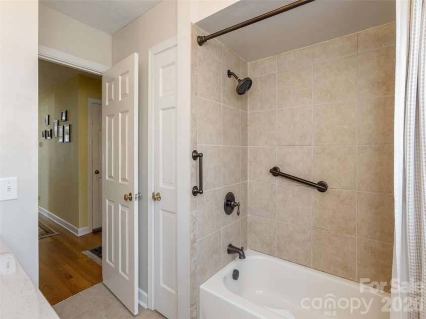 71 Fairway Drive, Etowah, NC 28729.  MLS# CAR4356694, YatesRealty ID 8213. 