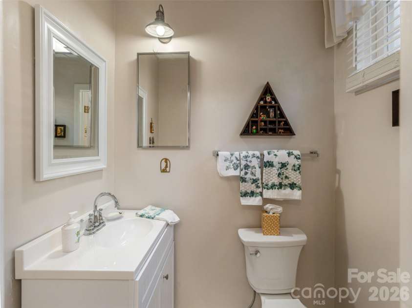 71 Fairway Drive, Etowah, NC 28729.  MLS# CAR4356694, YatesRealty ID 8213. 