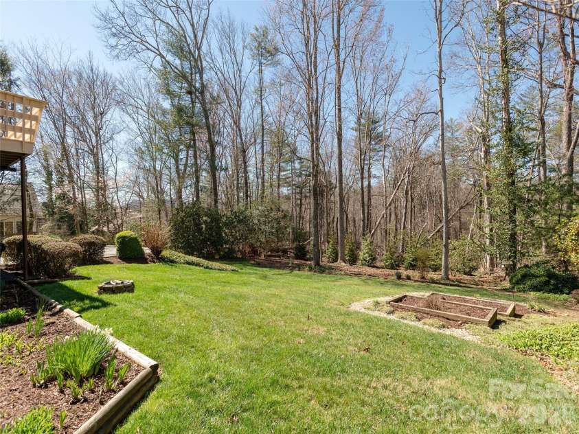 71 Fairway Drive, Etowah, NC 28729.  MLS# CAR4356694, YatesRealty ID 8213. 