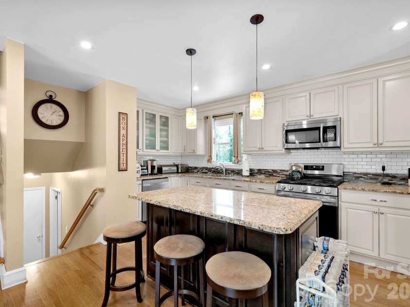 6616 Highbrook Drive, Charlotte, NC 28212.  MLS# CAR4363329, YatesRealty ID 8214. 