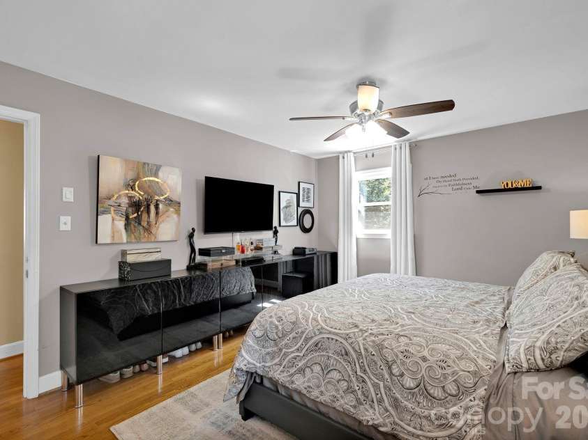 6616 Highbrook Drive, Charlotte, NC 28212.  MLS# CAR4363329, YatesRealty ID 8214. 