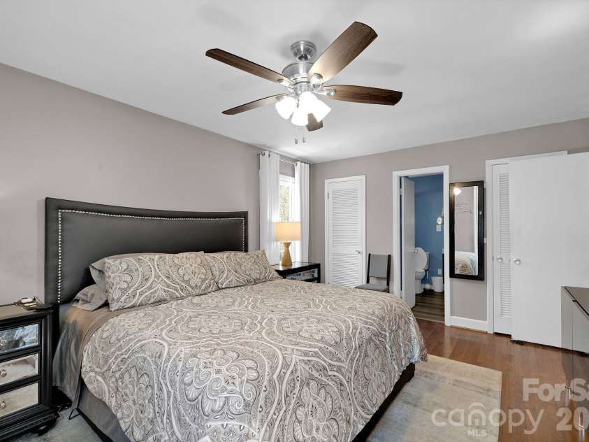 6616 Highbrook Drive, Charlotte, NC 28212.  MLS# CAR4363329, YatesRealty ID 8214. 