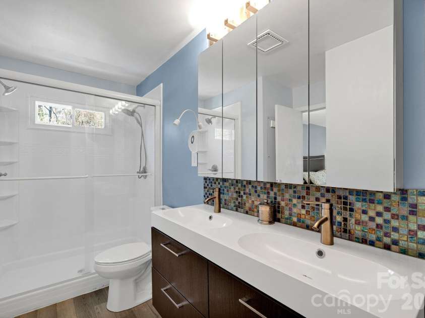 6616 Highbrook Drive, Charlotte, NC 28212.  MLS# CAR4363329, YatesRealty ID 8214. 