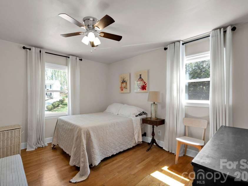 6616 Highbrook Drive, Charlotte, NC 28212.  MLS# CAR4363329, YatesRealty ID 8214. 