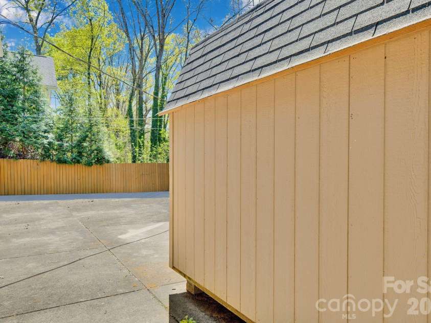 6616 Highbrook Drive, Charlotte, NC 28212.  MLS# CAR4363329, YatesRealty ID 8214. 