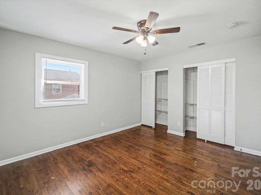 6626 Glenmoor Drive, Charlotte, NC 28214.  MLS# CAR4345144, YatesRealty ID 8215. 