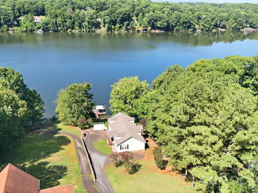 105 Mountain Aire Drive, Stony Point, NC 28678.  MLS# CAR4336468, YatesRealty ID 8217. 