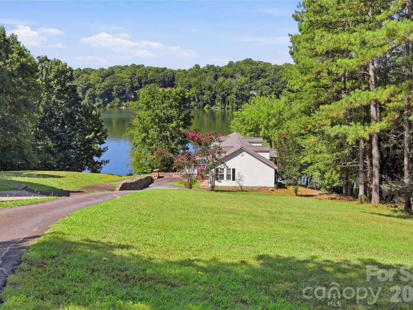 105 Mountain Aire Drive, Stony Point, NC 28678.  MLS# CAR4336468, YatesRealty ID 8217. 