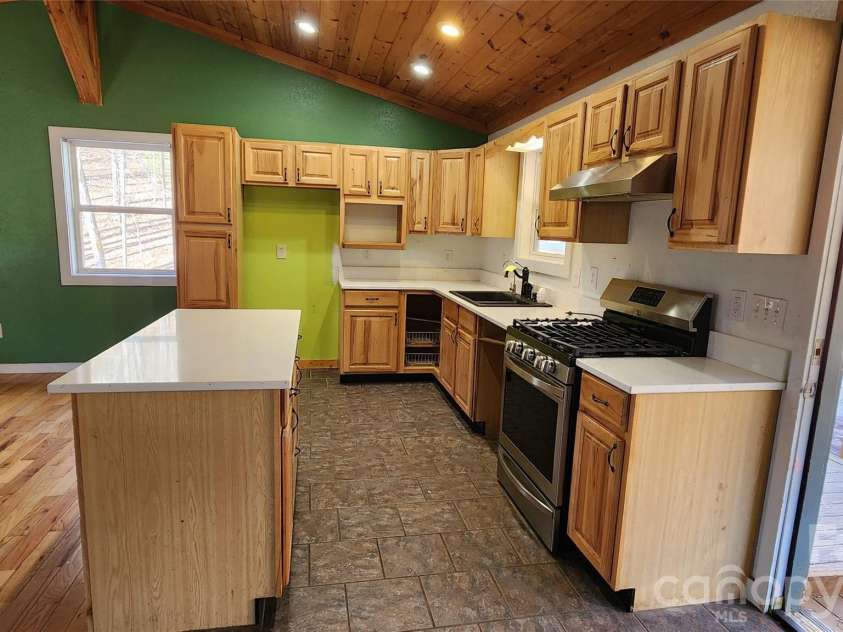 115 Old Camptown Drive, Hayesville, NC 28904.  MLS# CAR4337548, YatesRealty ID 8218. 