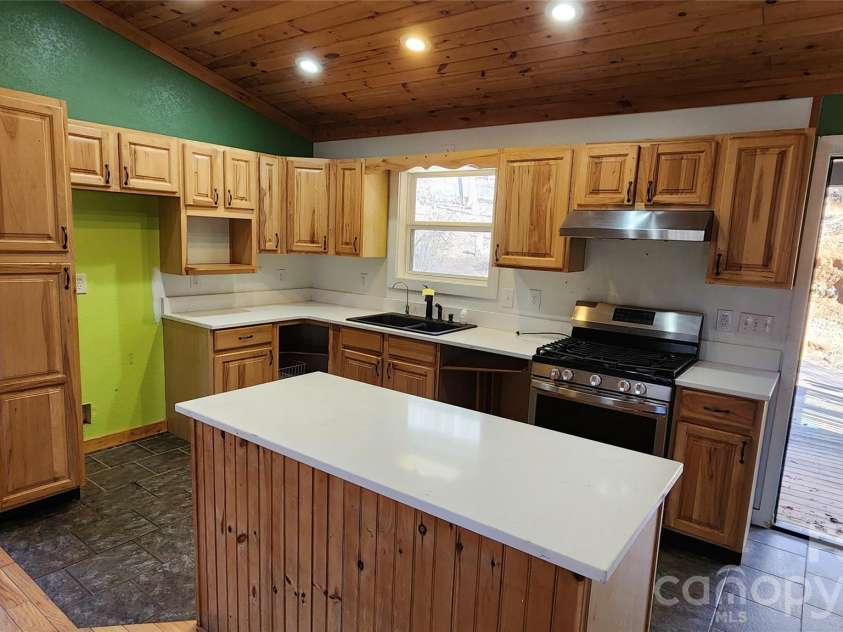 115 Old Camptown Drive, Hayesville, NC 28904.  MLS# CAR4337548, YatesRealty ID 8218. 