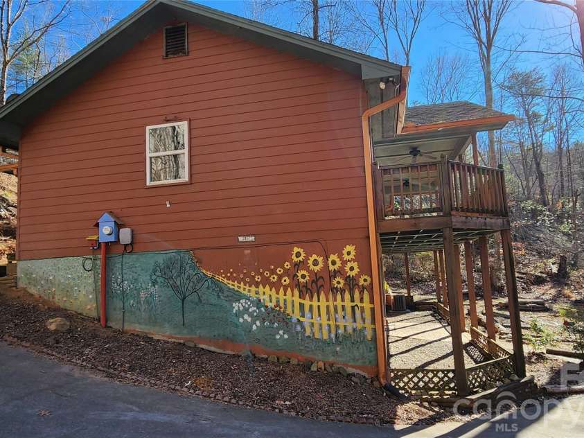 115 Old Camptown Drive, Hayesville, NC 28904.  MLS# CAR4337548, YatesRealty ID 8218. Left Side Elevation