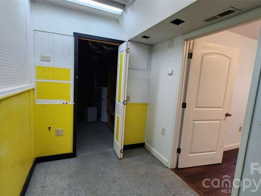 115 Old Camptown Drive, Hayesville, NC 28904.  MLS# CAR4337548, YatesRealty ID 8218. Lower Level BR #3 Closet
